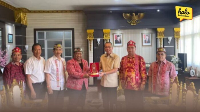 Foto Istimewa :Rektor Universitas Tanjungpura (Untan), Prof. Dr. Garuda Wiko, S.H., M.Si, menerima audiensi jajaran pengurus Dewan Pengurus Wilayah (DPW) ICDN Kalimantan Barat